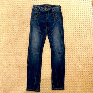 Brand new Guess skinny jeans